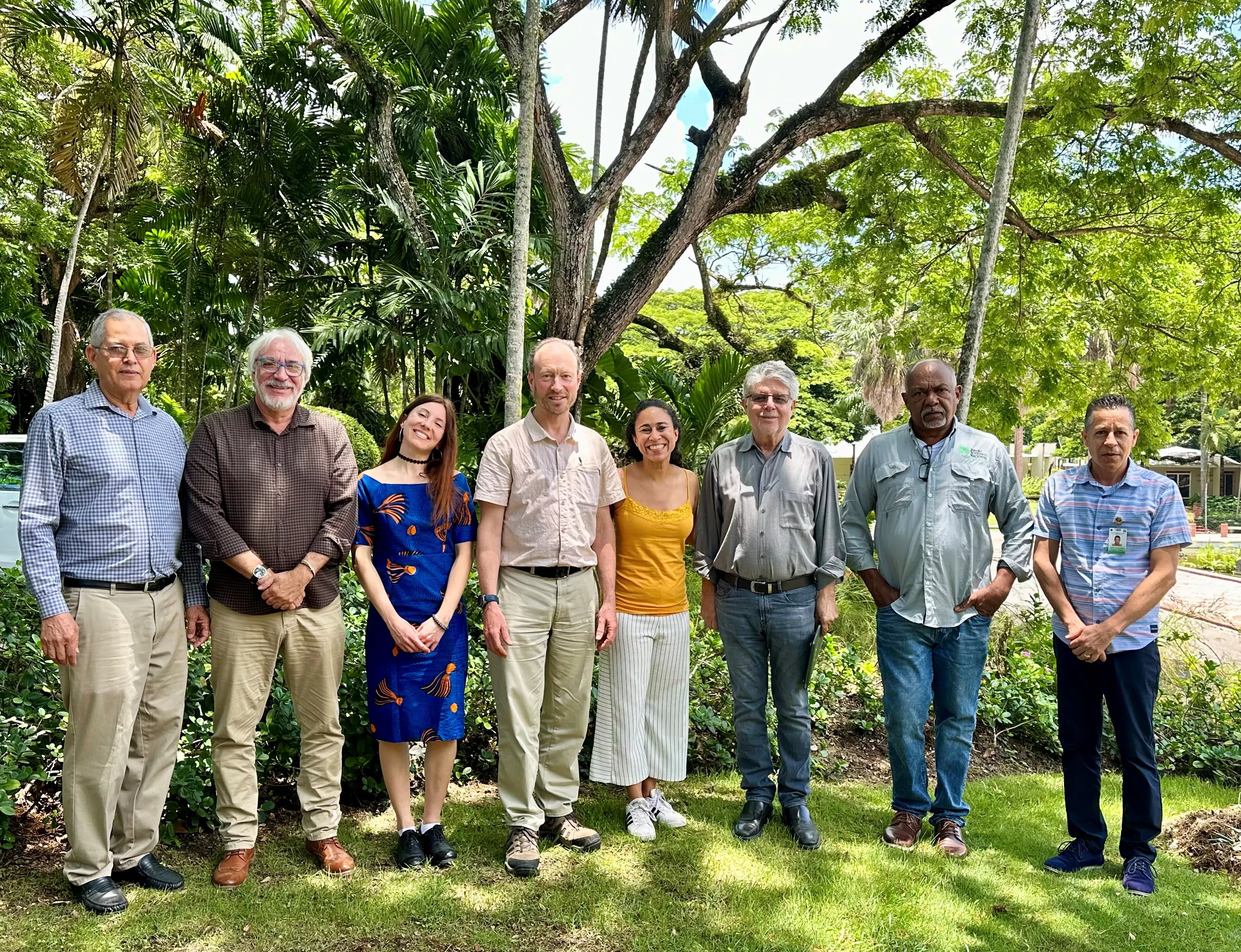 Group photo of the team from Kew and their partners in the Dominican Republic Group photo of the team from Kew and their partners in the Dominican Republic